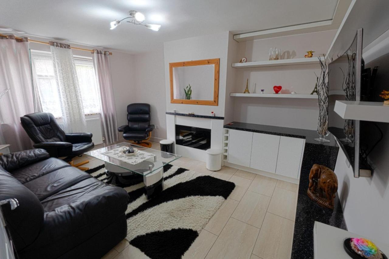 Immaculate 2-Bed Apartment In Isleworth By River מראה חיצוני תמונה