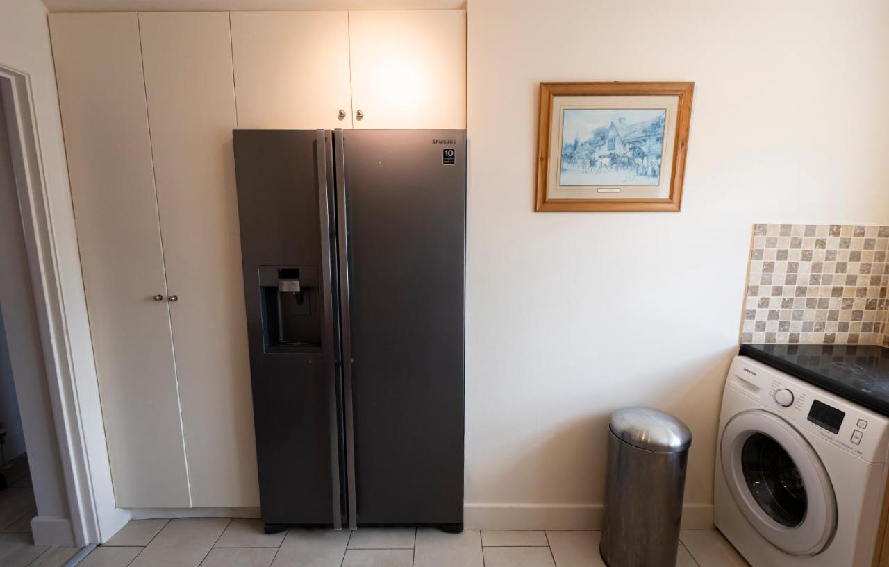 Immaculate 2-Bed Apartment In Isleworth By River מראה חיצוני תמונה